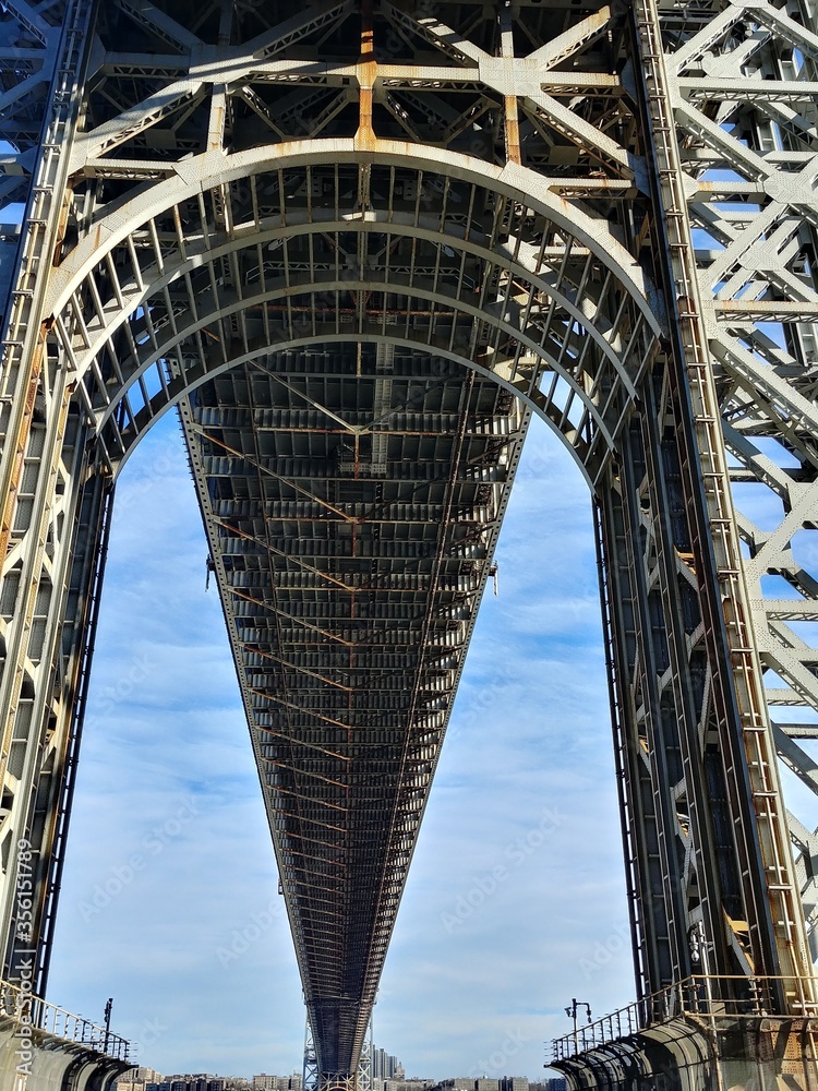 Fototapeta premium View of the George Washington Bridge in Fort Lee, New Jersey
