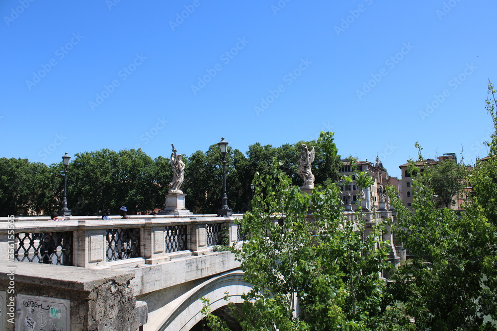Fototapeta premium scenic view of river tiber in rome italy
