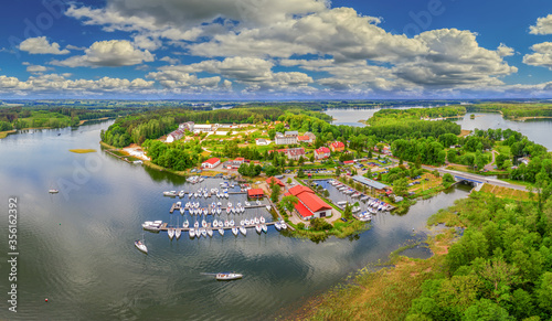 Fototapeta Naklejka Na Ścianę i Meble -   Mazury-kraina tysiąca jezior w północno-wschodniej Polsce