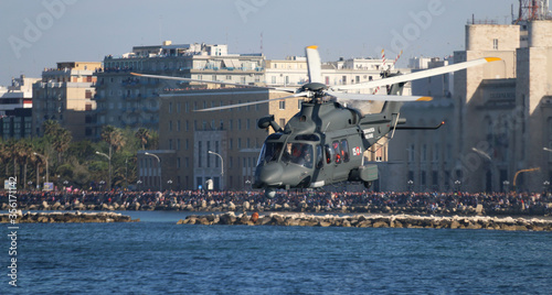 Frecce Tricolore ed Elicotteri a Bari