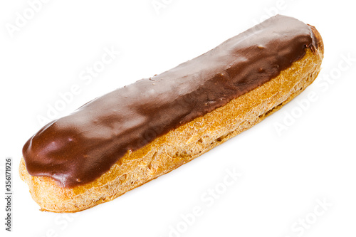 Canvastavla Tasty eclair with chocolate cream isolated on white background
