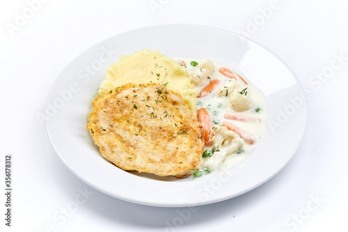 chicken with mashed potato and vegetables