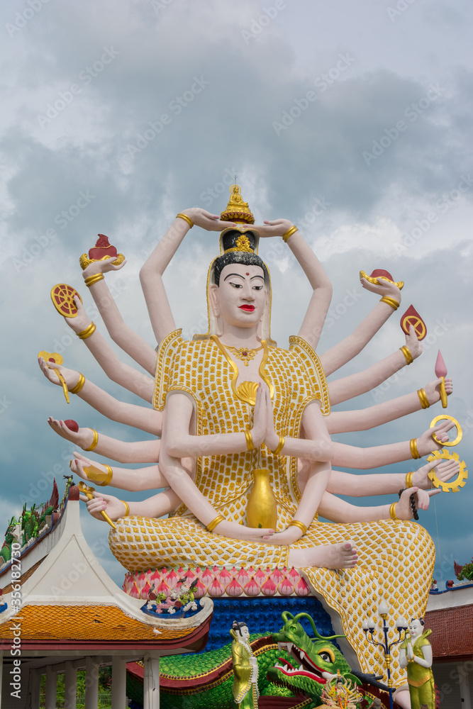 Obraz premium Guanyin statue at Big Buddha area in Wat Plai Laem, Koh Samui, Thailand