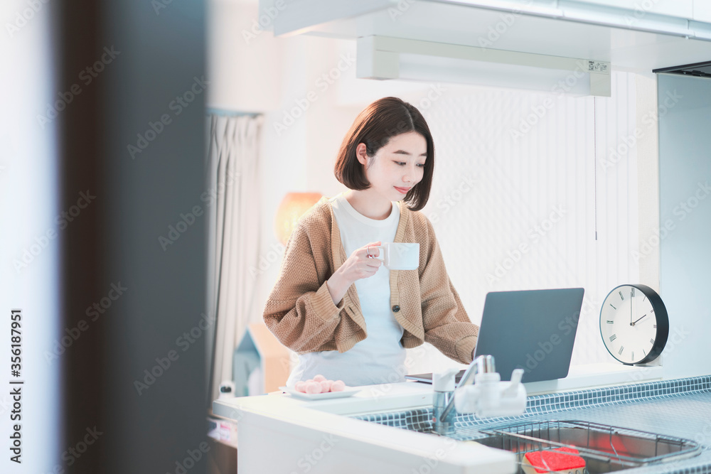 Obraz premium リモートワーク・web会議・オンラインコミュニケーション