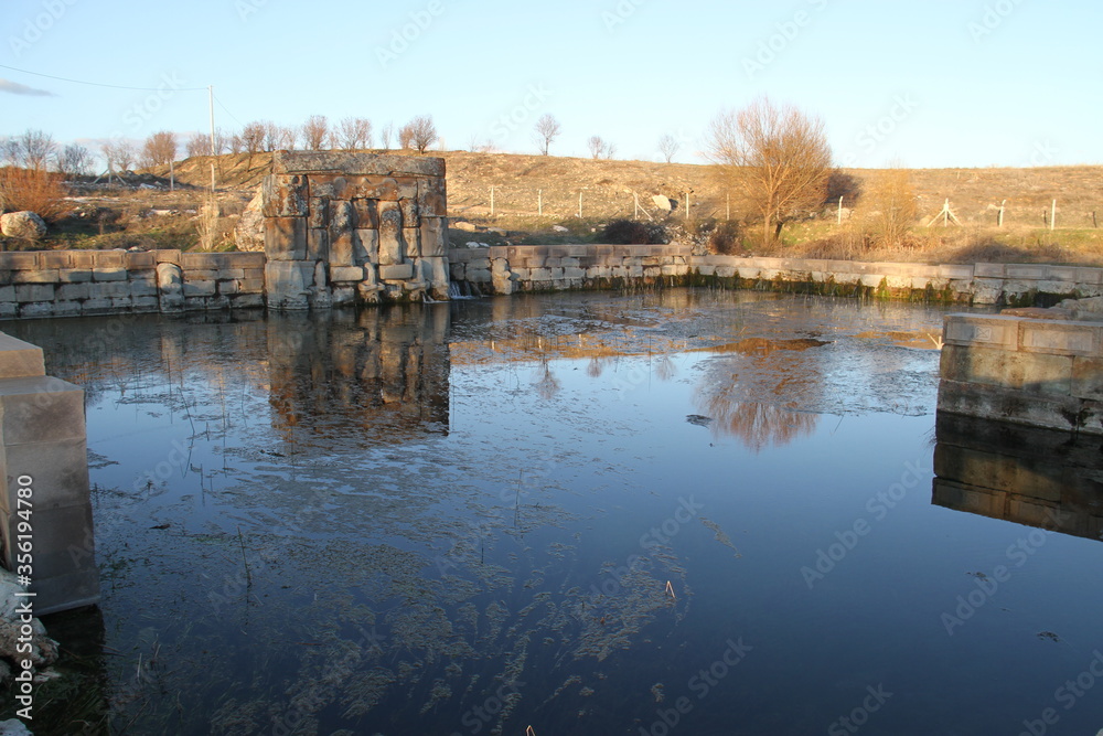Fototapeta premium View of the water in Eflatunpinar