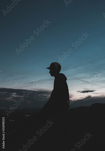 Silueta en el atardecer