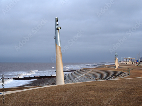 Quadro em tela The curved promenade along the seafront at cleveleys in blackpool with steps lea