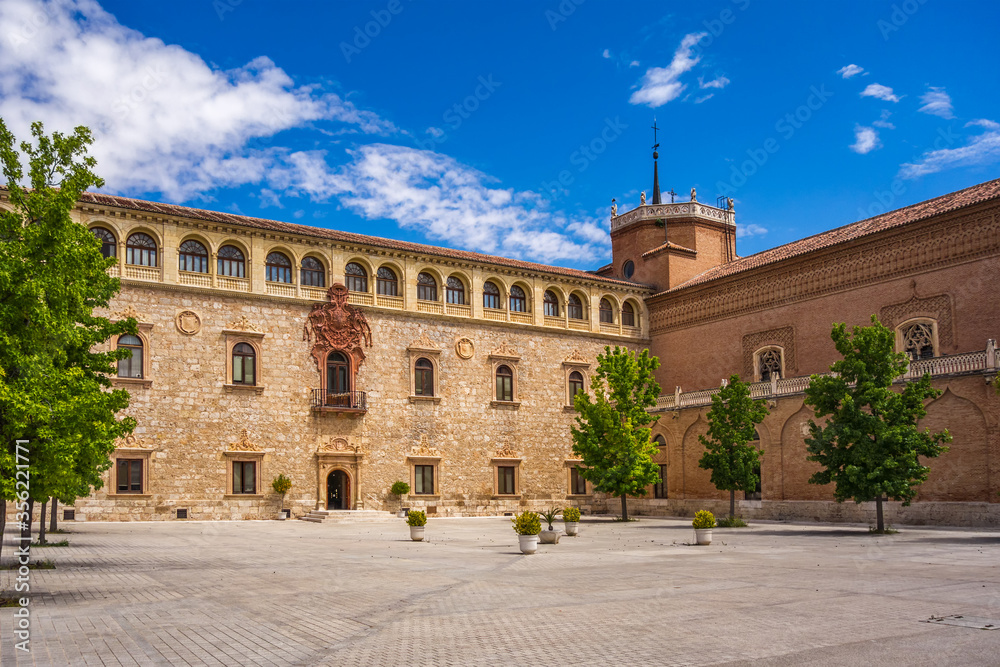 Archbishop's Palace of Alcalá de Henares. Construction began in the 13th century, with extensions being made until the 19th century. Built in various styles.