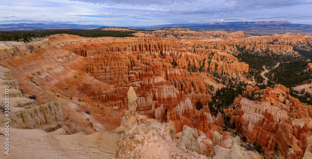 View of Inspiration Point in Bryce Canyon National Park View of Inspiration Point in Bryce Canyon National Park
