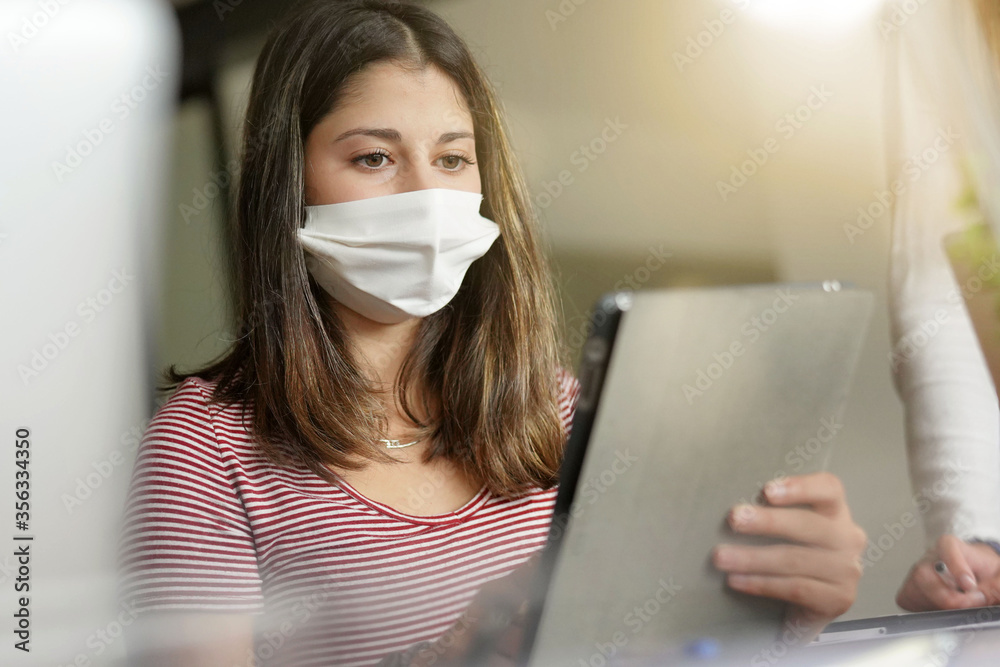 © goodluz - young student wearing a mask © goodluz - young student wearing a mask