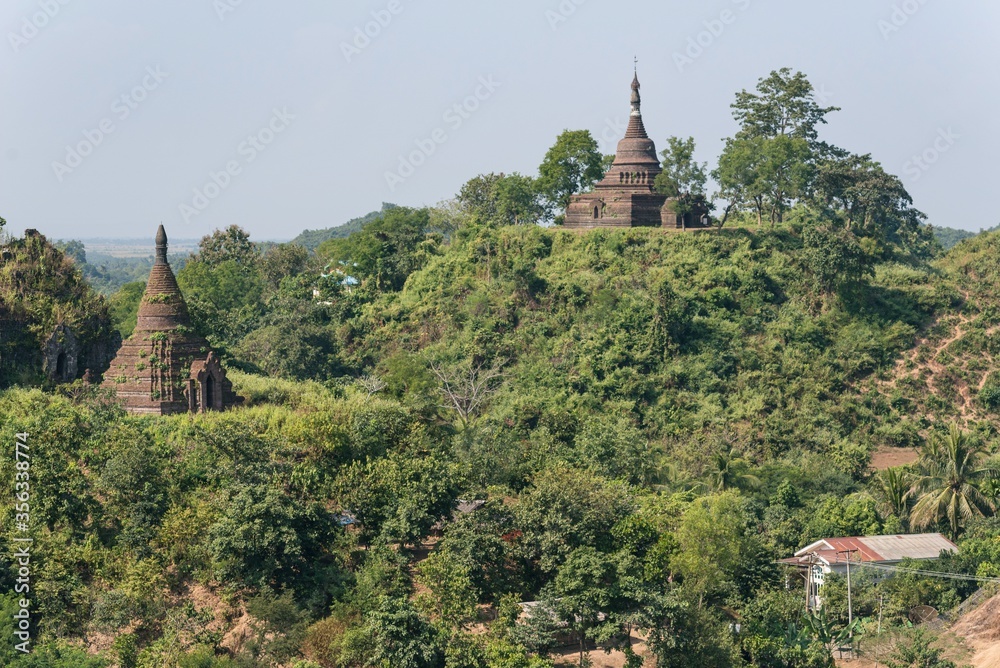 Fototapeta premium Mrauk u village, stupas and pagodas in Rakhine State Myanmar