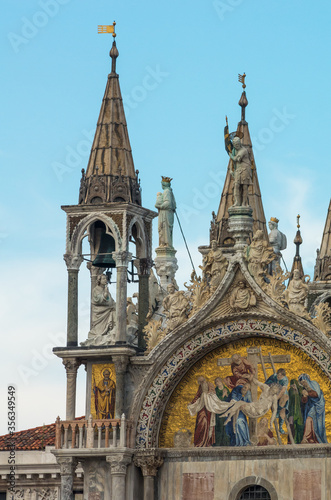  Bazylika Świętego Marka w Wenecji, Włochy. Szczegół ozdobny elewacji 
