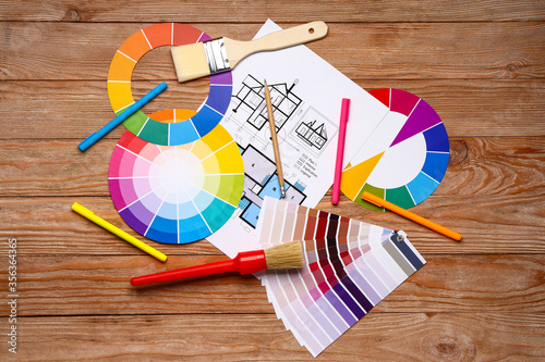 Color palettes with paint b...