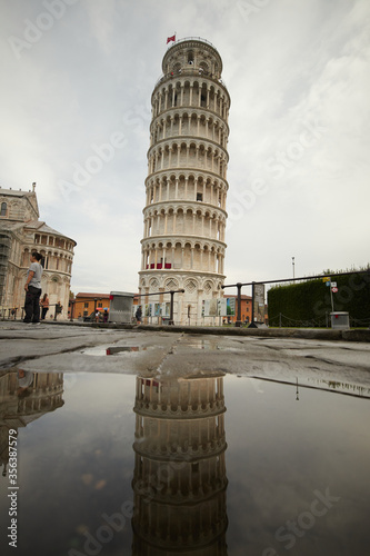 Obraz na płótnie The leaning tower of Pisa in Pisa, Italy w salonie