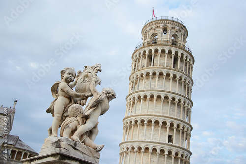 Obraz na płótnie The leaning tower of Pisa in Pisa, Italy w salonie