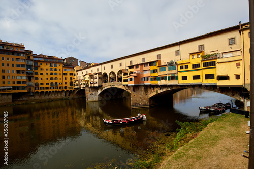 Obraz na płótnie The Ponte Vecchio in Florence, Italy w salonie
