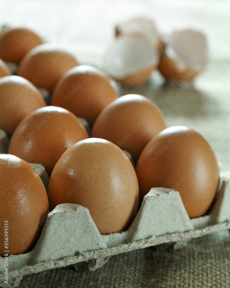 eggs in box eggs in box