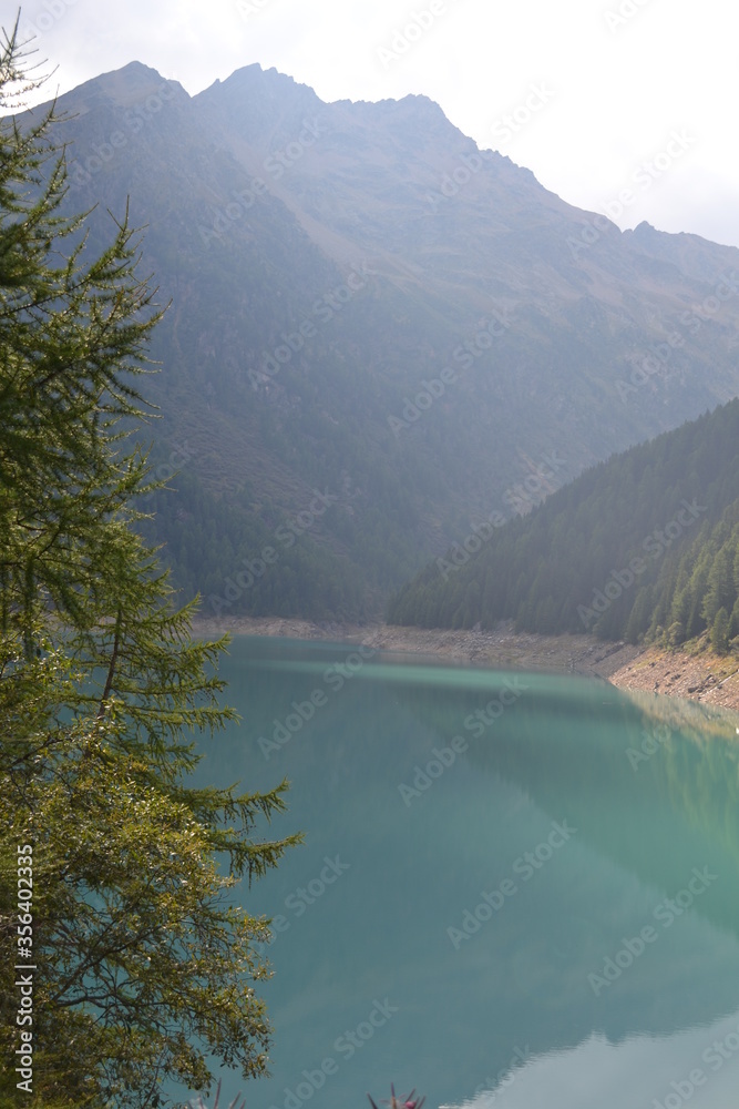 Obraz premium lake and mountains