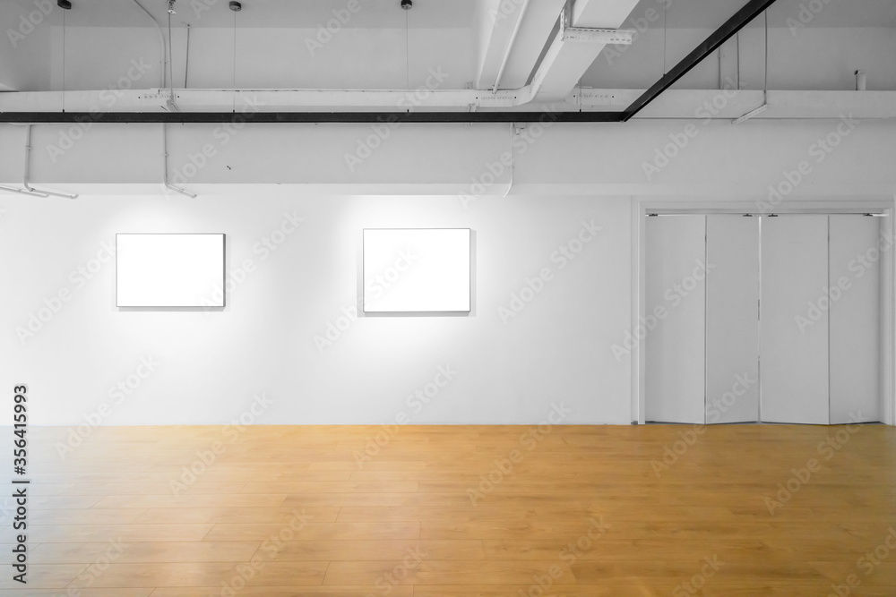 Fototapeta premium White walls and grey cement floors in the interior space