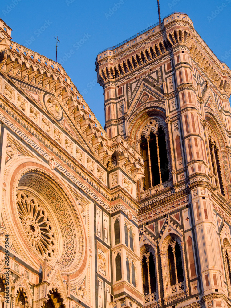 Italia, Toscana, Firenze, cattedrale di Santa Maria del Fiore e Campanile di Giotto.