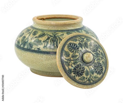 a traditional chinese porcelain jar in Dark blue and white color with lid