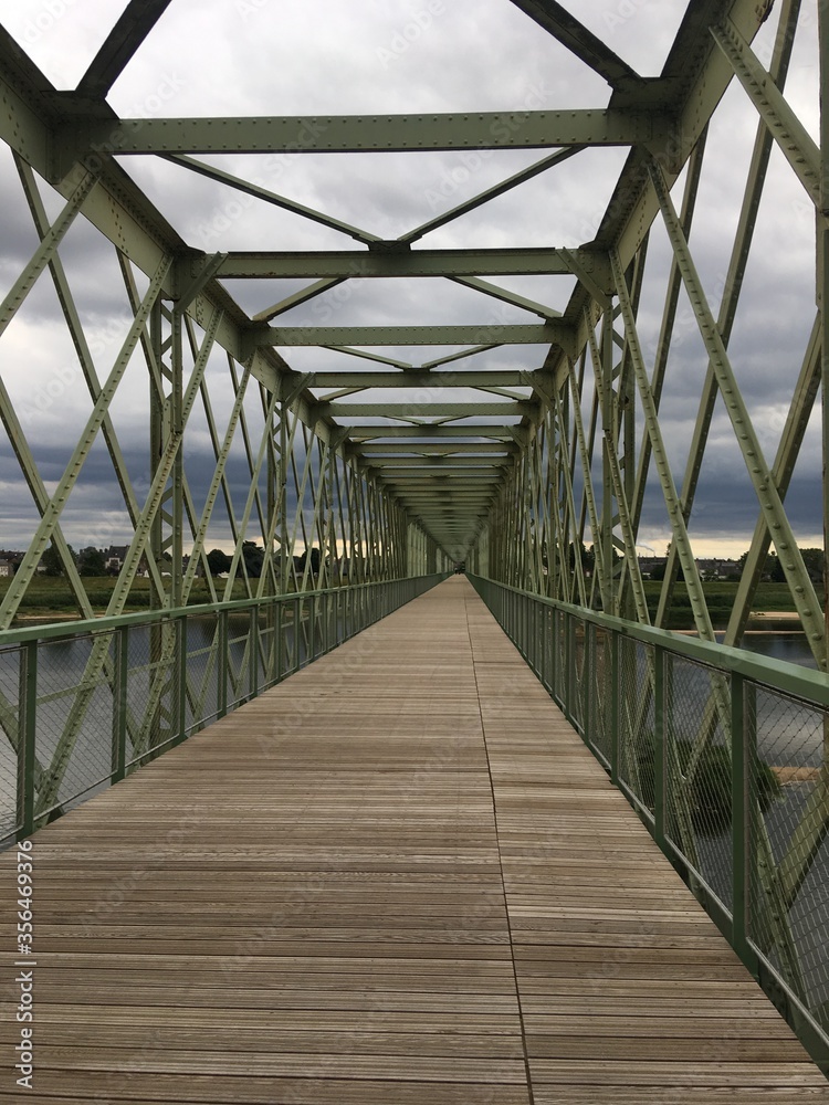 Fototapeta premium bridge over the river