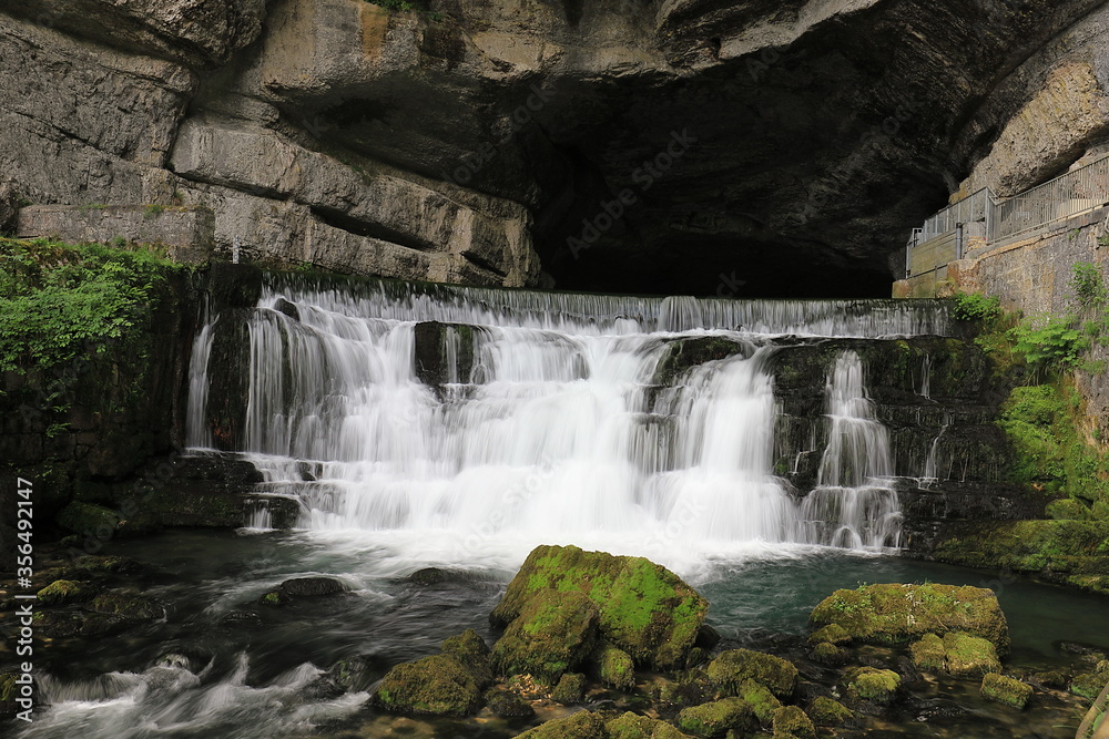 Naklejka premium Pays de Courbet, source de la loue