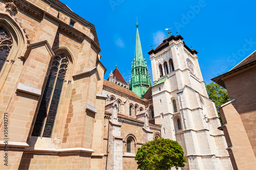 Foto Saint Pierre Cathedral in Geneva