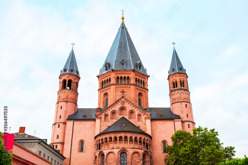 Mainz cathedral in old town