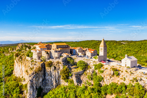 Obraz na płótnie Beautiful small town Lubenice on Cres island, aerial view. Cres, Croatia w salonie