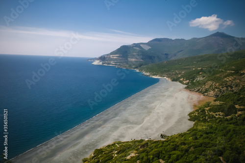 Nonza, cap corse et sa plage d'amiante