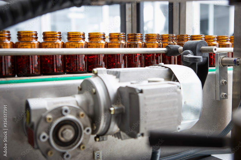 Chain of packaging and manufacture of tablets and vials of tablets and pills industrially for the medical and health sector Chain of packaging and manufacture of tablets and vials of tablets and pills industrially for the medical and health sector