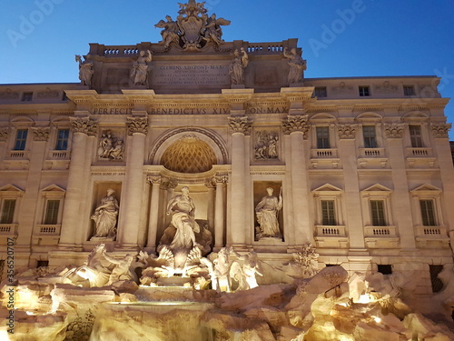 trevi fountain Rome italy