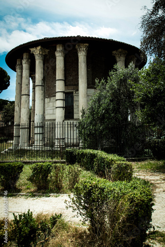 Antichi templi Romani photo