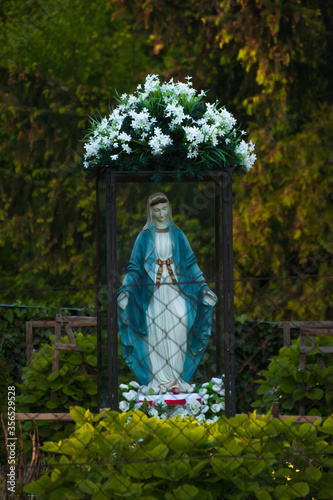 Obraz na płótnie figure Miriam in the roadside shrine w salonie