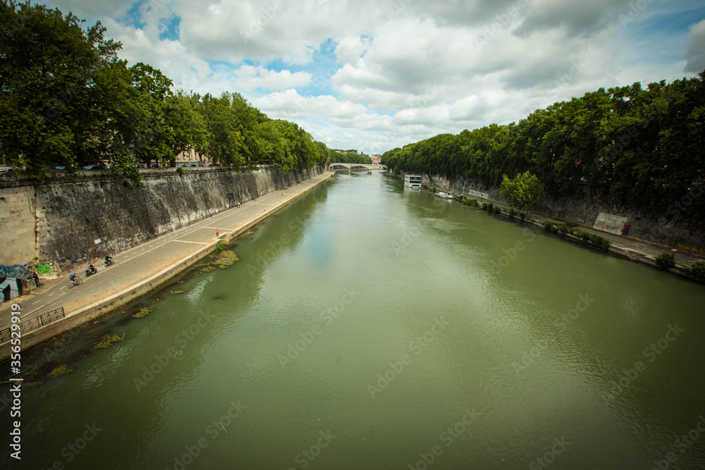 Il Fiume Tevere a Roma