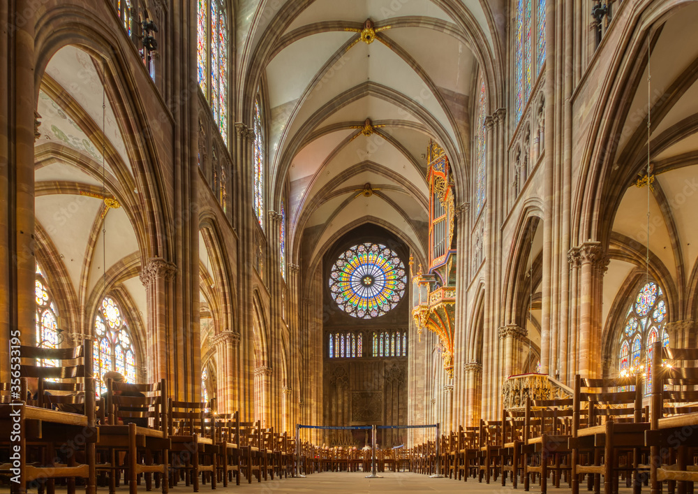 Fototapeta premium Inside Notre Dame Cathedral in Strasbourg, France