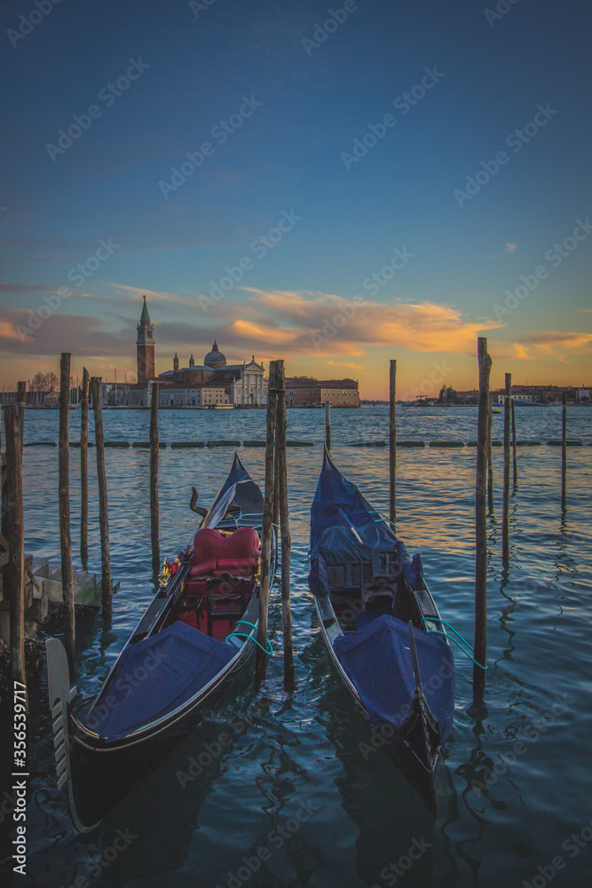 gondolas in venice italy gondolas in venice italy