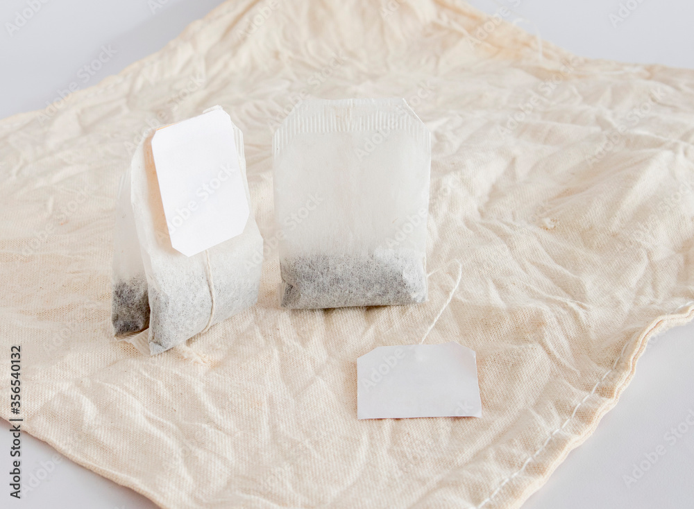 Obraz premium Tea bags are small bag of dried tea