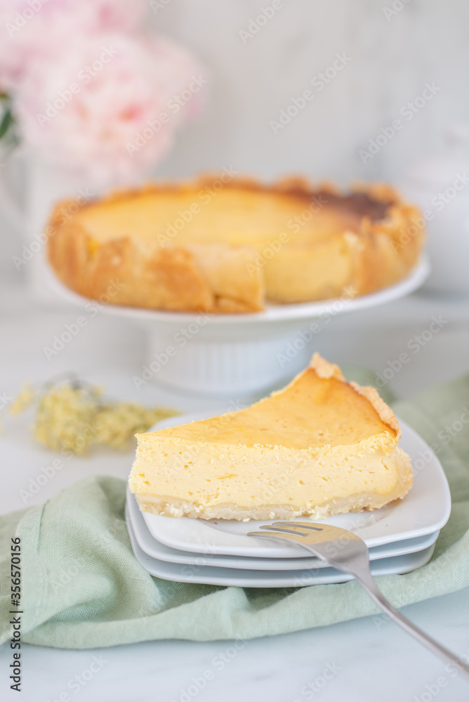sweet home made vanilla cheesecake with elderflower sweet home made vanilla cheesecake with elderflower