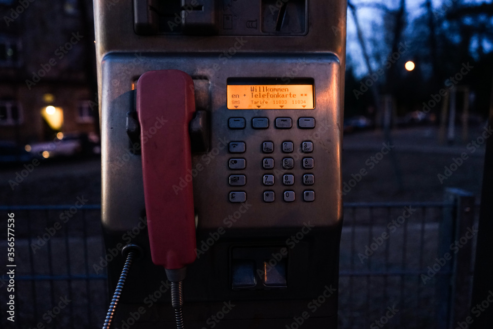 Telefonzelle am Abend Telefonzelle am Abend