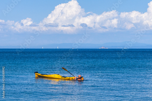  sea coast travel by sea kayaks