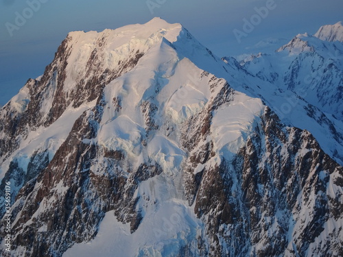 Vue d'avion du mont Cook en Nouvel Zélande