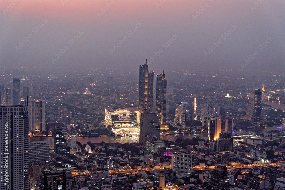 Obraz premium City skyline of Bangkok at night - Thailand