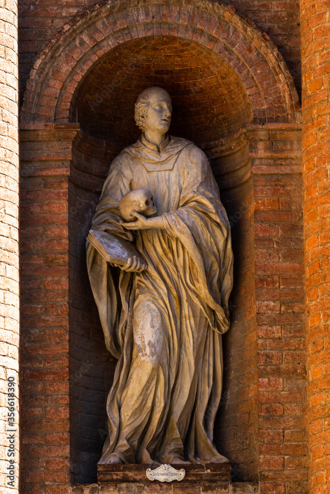 Obraz premium Streets and buildings in Siena, Italy 