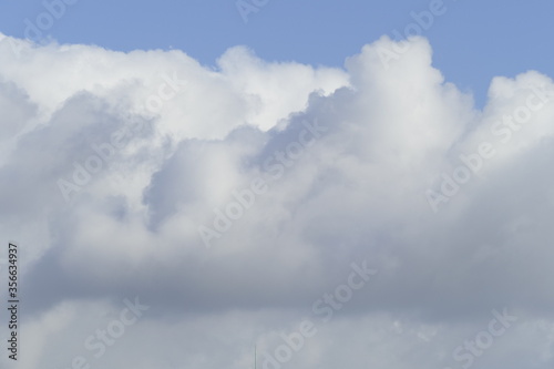Weisse Wolken, Blauer Himmel, Hintergrundbild, Deutschland, Europa © detailfoto