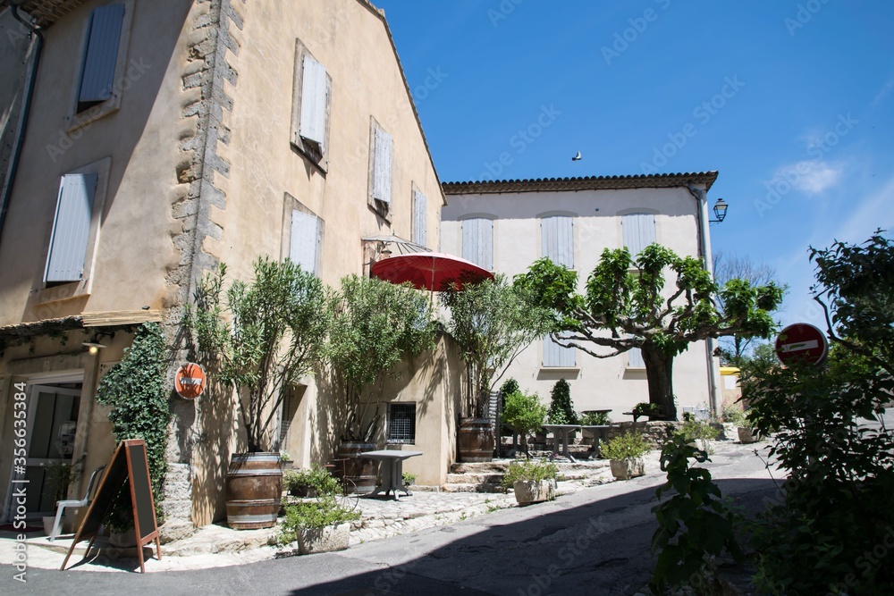 Saignon, village perché du Luberon dans le Vaucluse, Provence-Alpes-Côte-d'Azur, France.