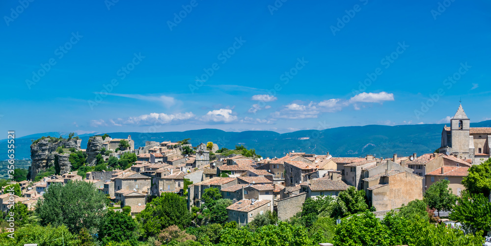 Saignon, village perché du Luberon dans le Vaucluse, Provence-Alpes-Côte-d'Azur, France.