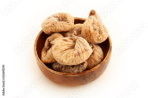 dried figs in a bowl
