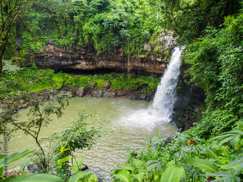Fototapeta Naklejka Na Ścianę i Meble -  Small waterfall Cascada Blanca near Matagalpa, Nicaragua
